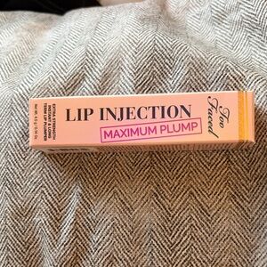 Too Faced Lip Injection Maximum Plump - Pink and Gold